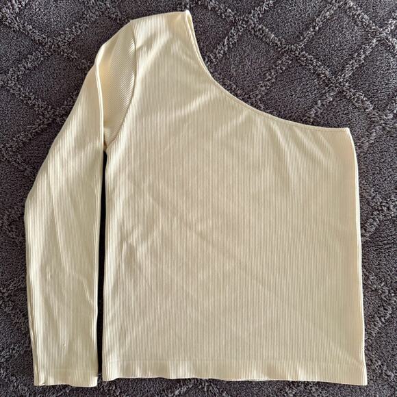 NWOT Cream One Shoulder Asymmetrical Long Sleeve Rib knit Top size Medium - Picture 7 of 7